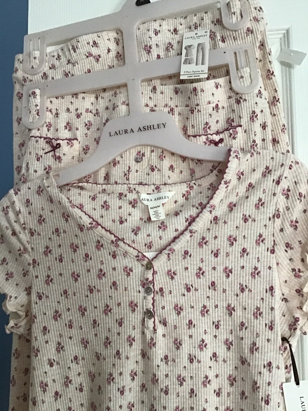 NWT Laura Ashley Cream and Pink Floral Short-Sleeve 3 Pajama Set - Picture 2 of 5